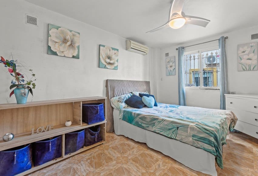 4 soverom Villa til salgs i Playa Flamenca med svømmebasseng - € 399 000 (Ref: 9360916)