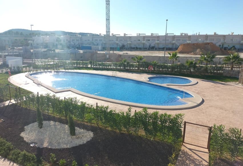 2 soveværelse Bungalow til salg i Orihuela Costa med swimmingpool - € 269.900 (Ref: 9360919)