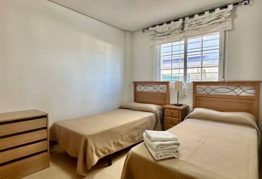 Apartamento Playa de 2 habitaciones en Pilar de la Horadada en venta con piscina - 285.000 € (Ref: 9376490)