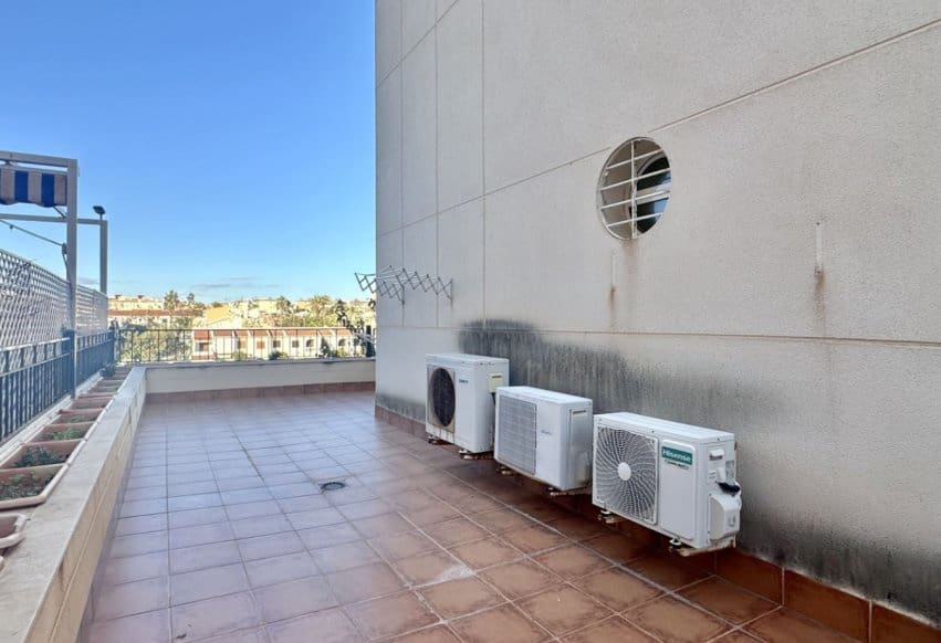 Apartamento Playa de 2 habitaciones en Pilar de la Horadada en venta con piscina - 285.000 € (Ref: 9376490)