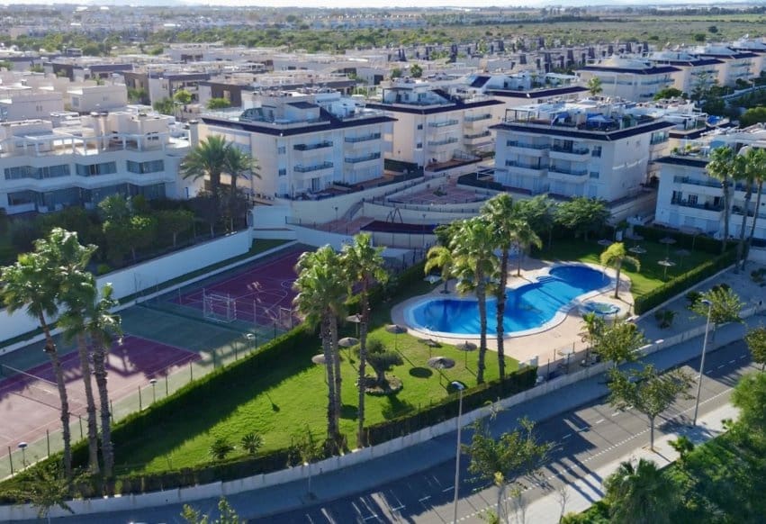 Apartamento Playa de 2 habitaciones en Pilar de la Horadada en venta con piscina - 285.000 € (Ref: 9376490)