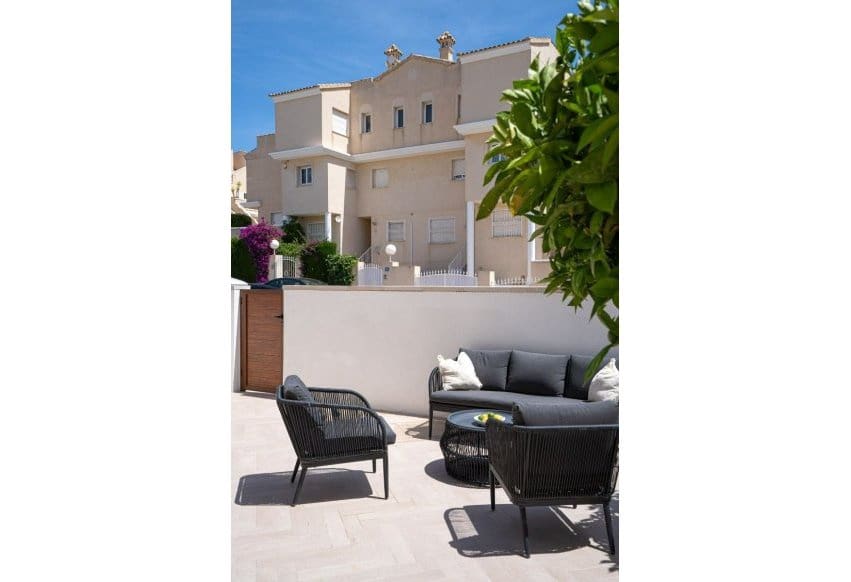 2 makuuhuone Huoneisto myytävänä paikassa Los Altos mukana uima-altaan - 279 000 € (Ref: 9379957)