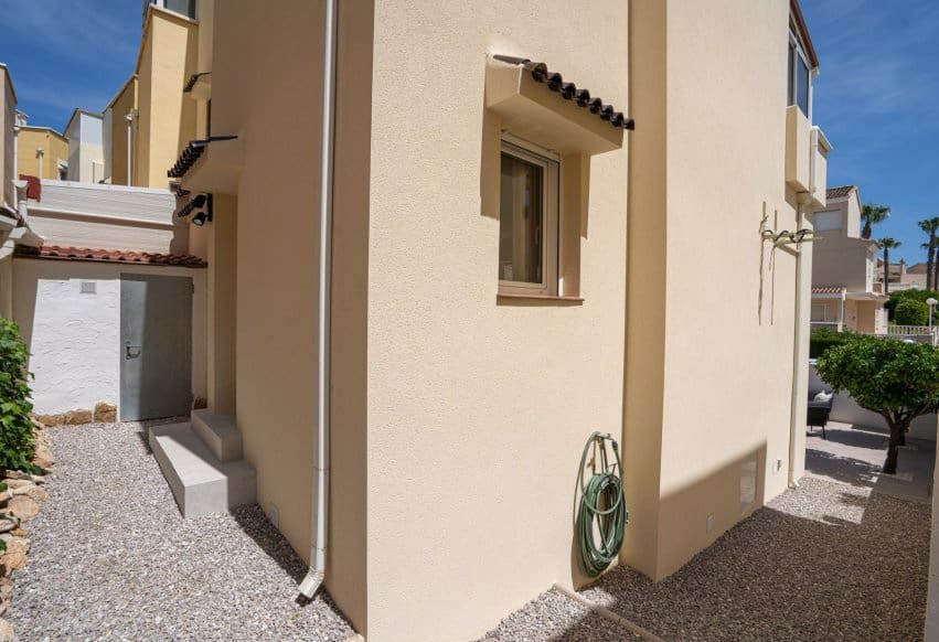 2 makuuhuone Huoneisto myytävänä paikassa Los Altos mukana uima-altaan - 279 000 € (Ref: 9379957)