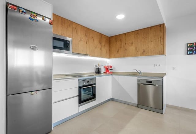 2 slaapkamer Appartement te koop in Punta Prima, Orihuela met zwembad - € 369.000 (Ref: 9409970)