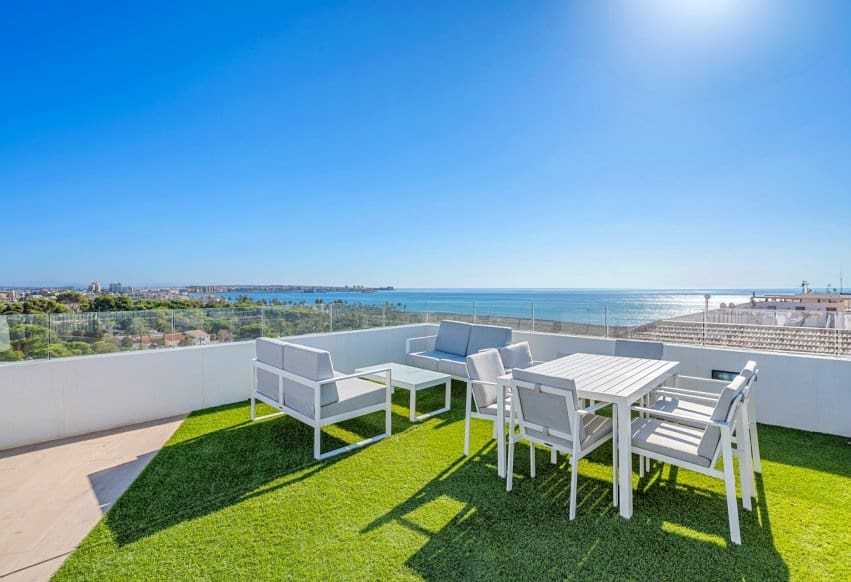 2 slaapkamer Appartement te koop in Orihuela Costa met zwembad - € 369.000 (Ref: 9409970)