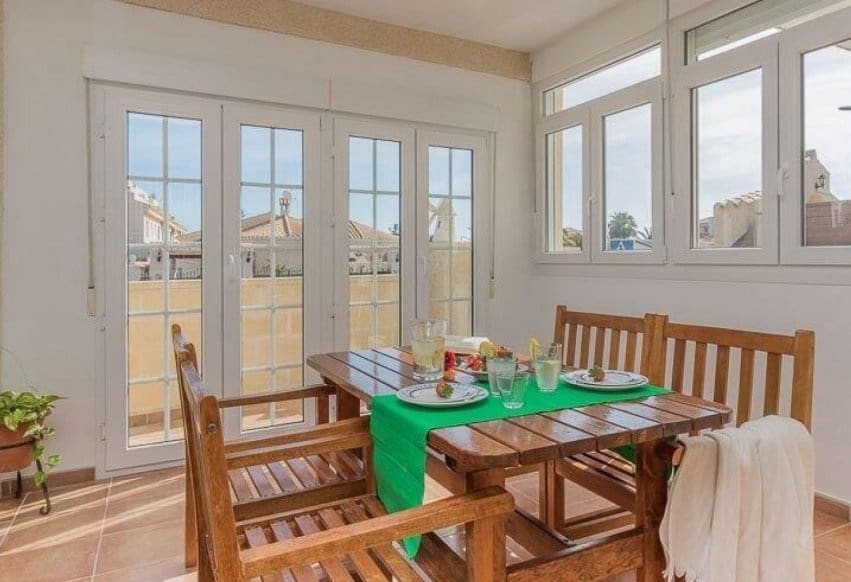 3 slaapkamer Appartement te koop in Playa Flamenca met zwembad - € 239.000 (Ref: 9459751)