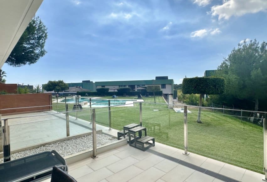 2 Zimmer Apartment zu verkaufen in Villamartin mit Pool - 260.000 € (Ref: 9459752)