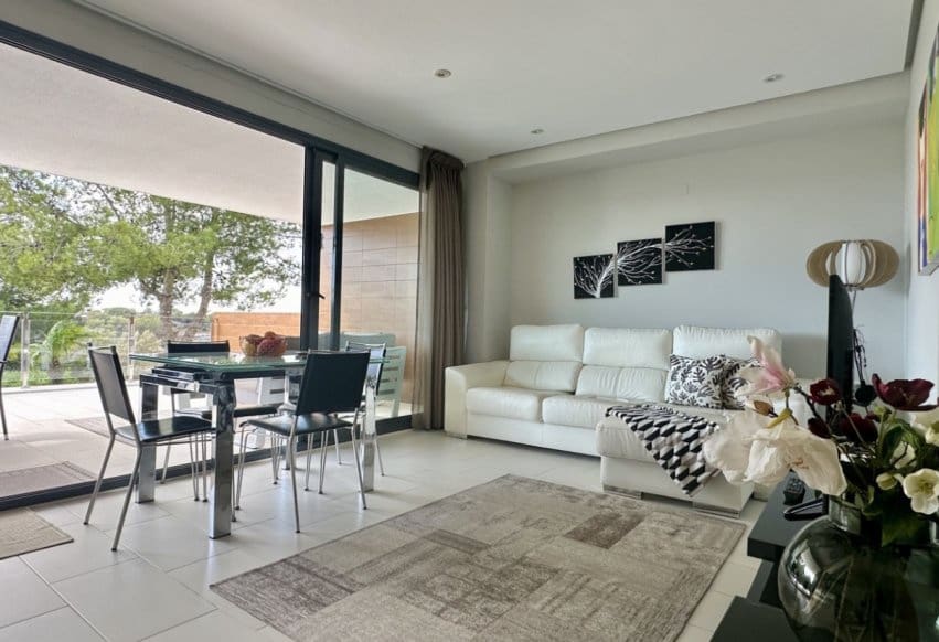 2 Zimmer Apartment zu verkaufen in Villamartin mit Pool - 260.000 € (Ref: 9459752)