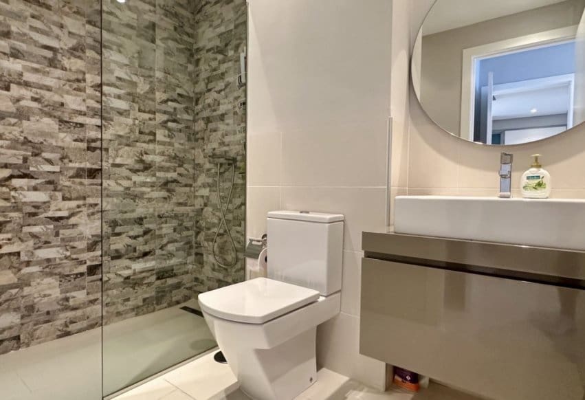 2 Zimmer Apartment zu verkaufen in Villamartin mit Pool - 260.000 € (Ref: 9459752)