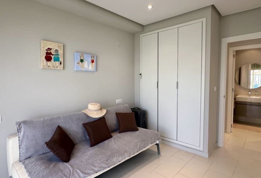 2 Zimmer Apartment zu verkaufen in Villamartin mit Pool - 260.000 € (Ref: 9459752)