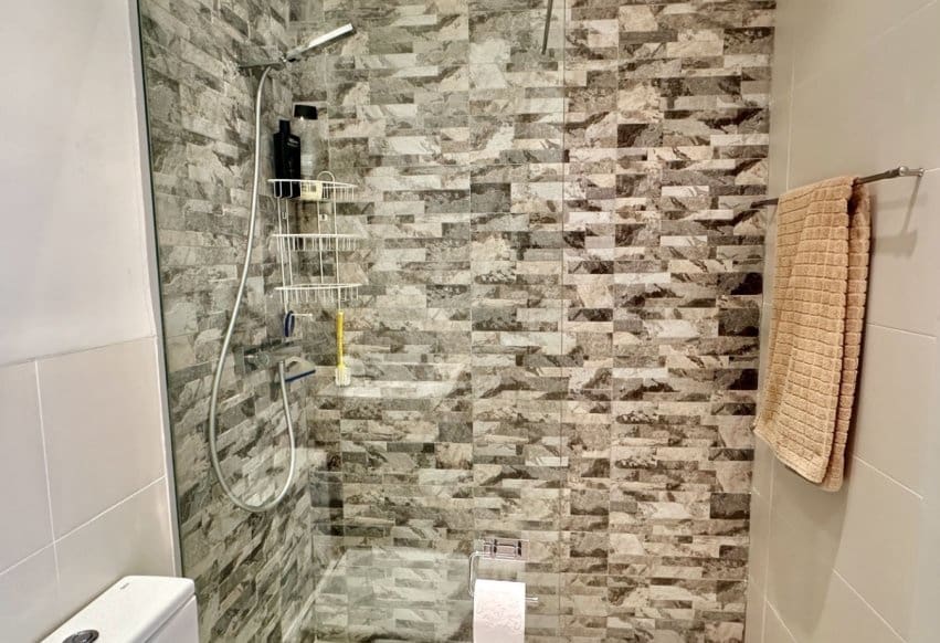 2 Zimmer Apartment zu verkaufen in Villamartin mit Pool - 260.000 € (Ref: 9459752)