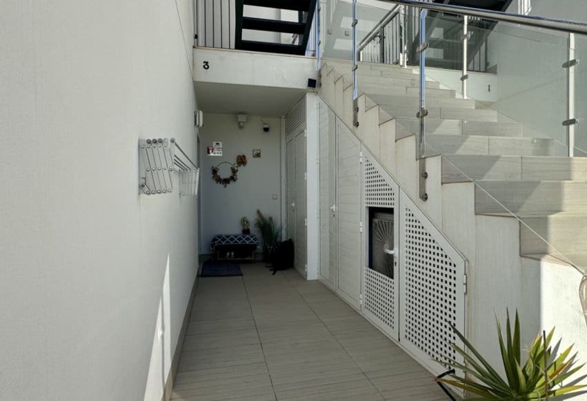 3 sypialnia Apartament na sprzedaż w Orihuela Costa z basenem - 295 000 € (Ref: 9459753)