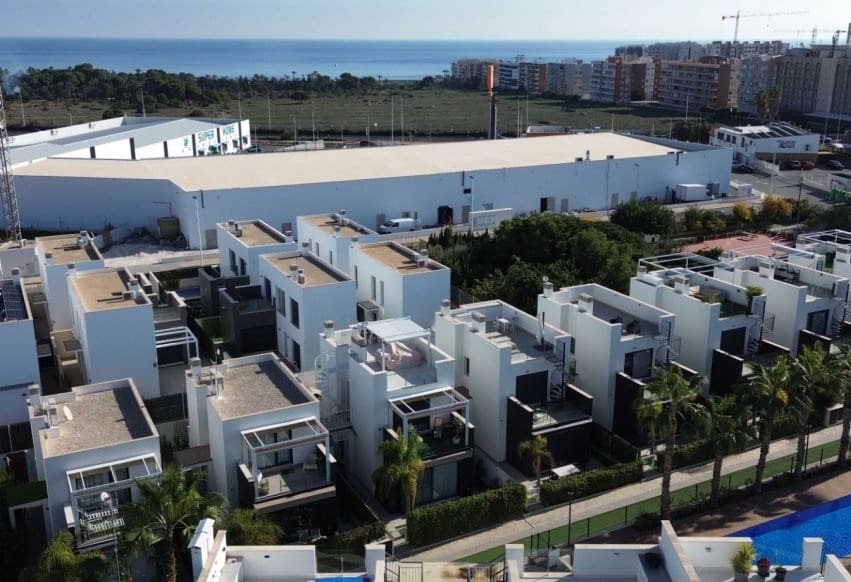 3 sypialnia Apartament na sprzedaż w Orihuela Costa z basenem - 295 000 € (Ref: 9459753)