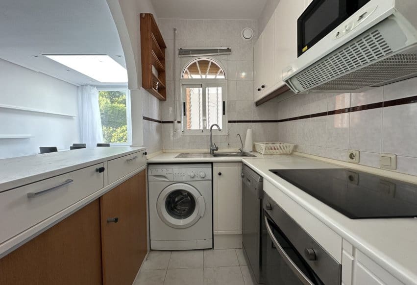 Apartamento de 2 habitaciones en Torrevieja en venta con piscina - 159.000 € (Ref: 9460643)