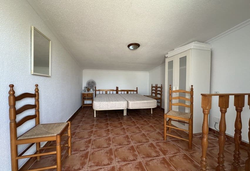 Apartamento de 2 habitaciones en Torrevieja en venta con piscina - 159.000 € (Ref: 9460643)