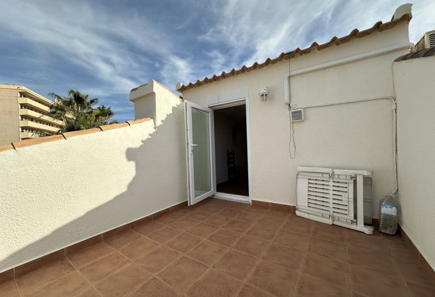 Apartamento de 2 habitaciones en Torrevieja en venta con piscina - 159.000 € (Ref: 9460643)