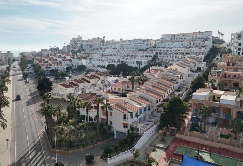 Apartamento de 2 habitaciones en Torrevieja en venta con piscina - 159.000 € (Ref: 9460643)