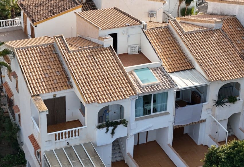 Apartamento de 2 habitaciones en Torrevieja en venta con piscina - 159.000 € (Ref: 9460643)