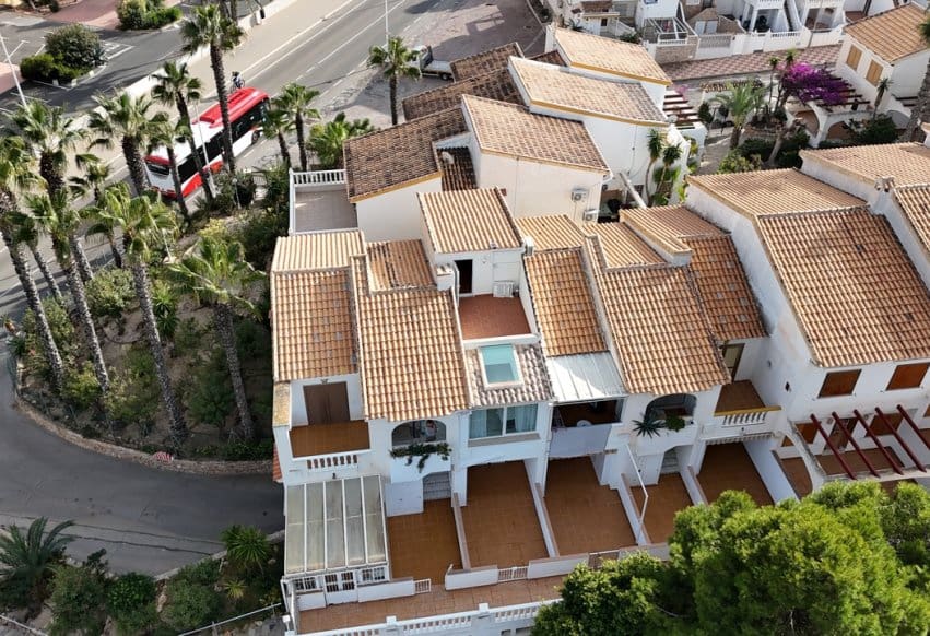 Apartamento de 2 habitaciones en Torrevieja en venta con piscina - 159.000 € (Ref: 9460643)