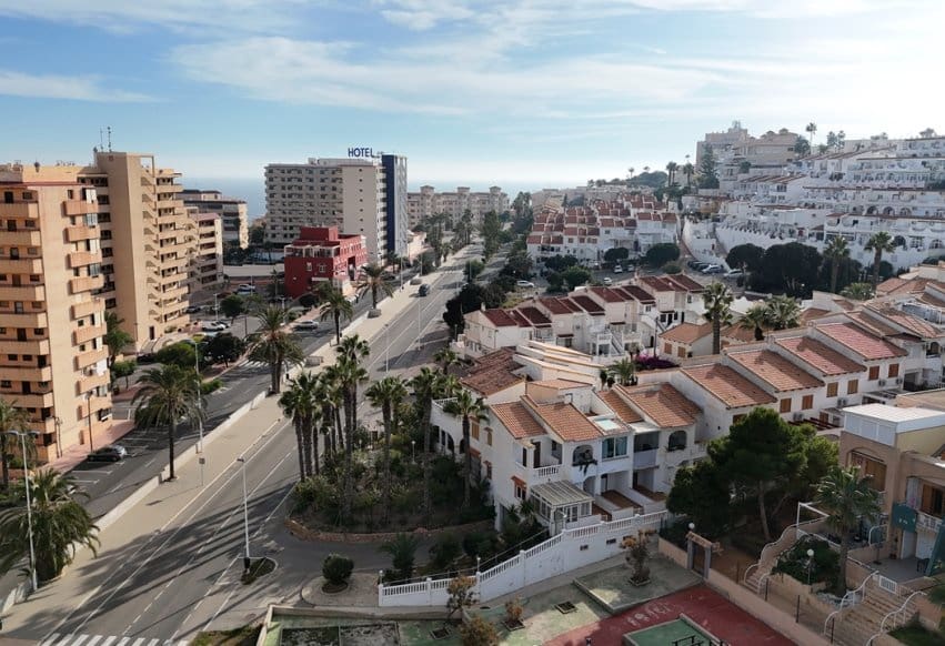 Apartamento de 2 habitaciones en Torrevieja en venta con piscina - 159.000 € (Ref: 9460643)