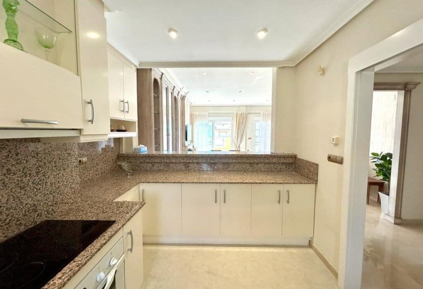 3 sovrum Takvåning till salu i Orihuela Costa med pool garage - 595 000 € (Ref: 9502933)