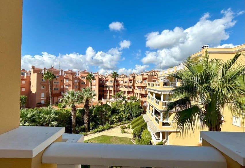 3 sovrum Takvåning till salu i Orihuela Costa med pool garage - 595 000 € (Ref: 9502933)