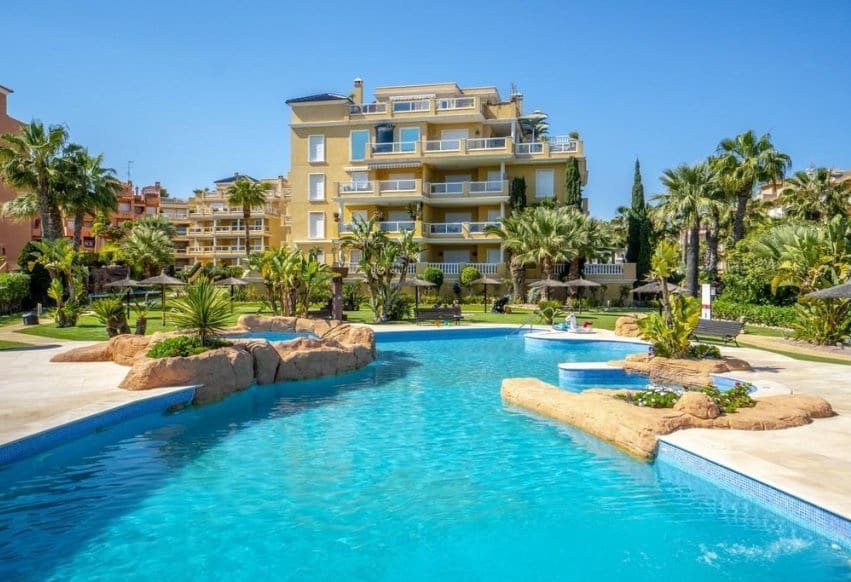 3 soverom Penthouse til salgs i Campoamor med svømmebasseng garasje - € 595 000 (Ref: 9502933)