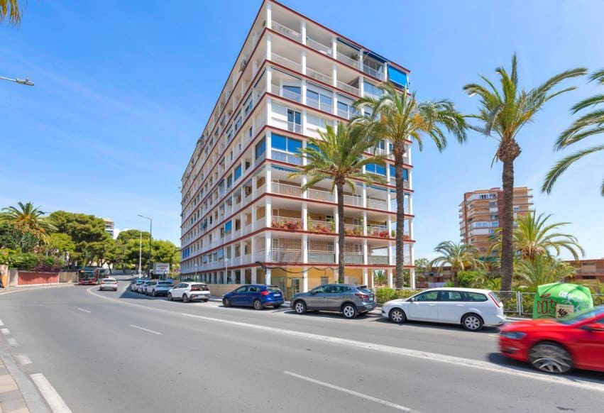 2 bedroom Apartment for sale in Alicante / Alacant city - € 225,000 (Ref: 9506290)