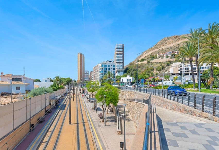 2 bedroom Apartment for sale in Alicante / Alacant city - € 225,000 (Ref: 9506290)