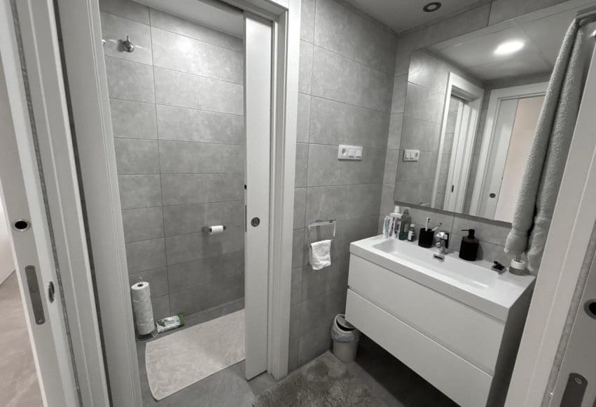 2 makuuhuone Huoneisto myytävänä paikassa Orihuela Costa mukana uima-altaan 
autotalli - 420 000 € (Ref: 9506291)