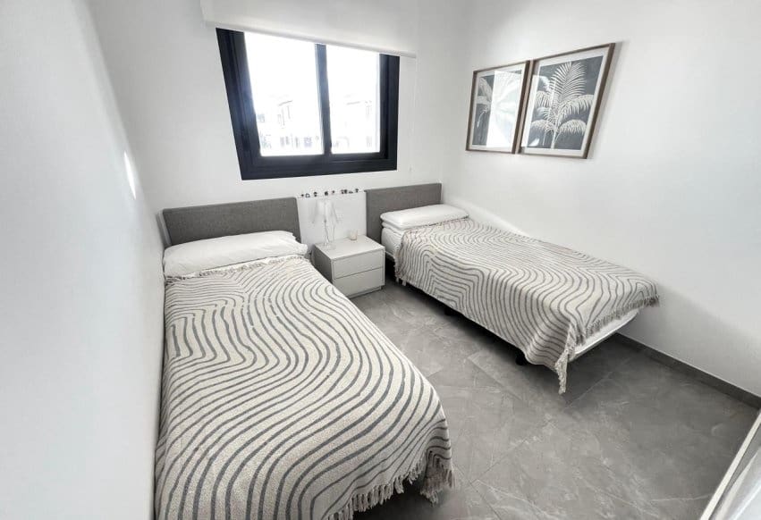 2 makuuhuone Huoneisto myytävänä paikassa Orihuela Costa mukana uima-altaan 
autotalli - 420 000 € (Ref: 9506291)