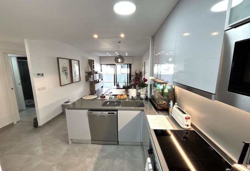 2 makuuhuone Huoneisto myytävänä paikassa Orihuela Costa mukana uima-altaan 
autotalli - 420 000 € (Ref: 9506291)