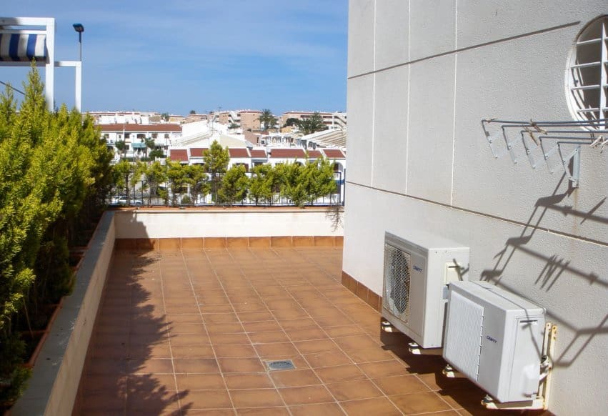 2 Zimmer Strandapartment zu verkaufen in Pilar de la Horadada mit Pool - 270.000 € (Ref: 9506611)