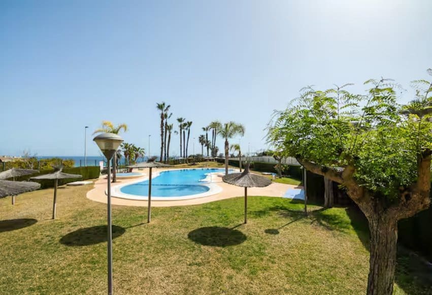 2 Zimmer Strandapartment zu verkaufen in Pilar de la Horadada mit Pool - 270.000 € (Ref: 9506611)