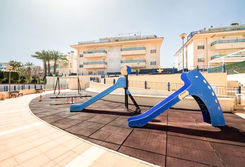 2 Zimmer Strandapartment zu verkaufen in Pilar de la Horadada mit Pool - 270.000 € (Ref: 9506611)