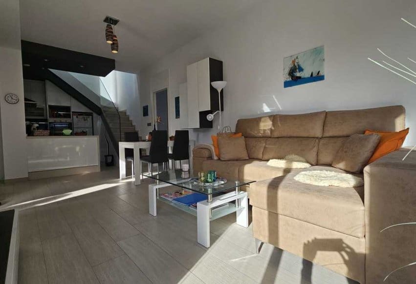 3 bedroom Villa for sale in Orihuela Costa with pool - € 410,000 (Ref: 9523797)