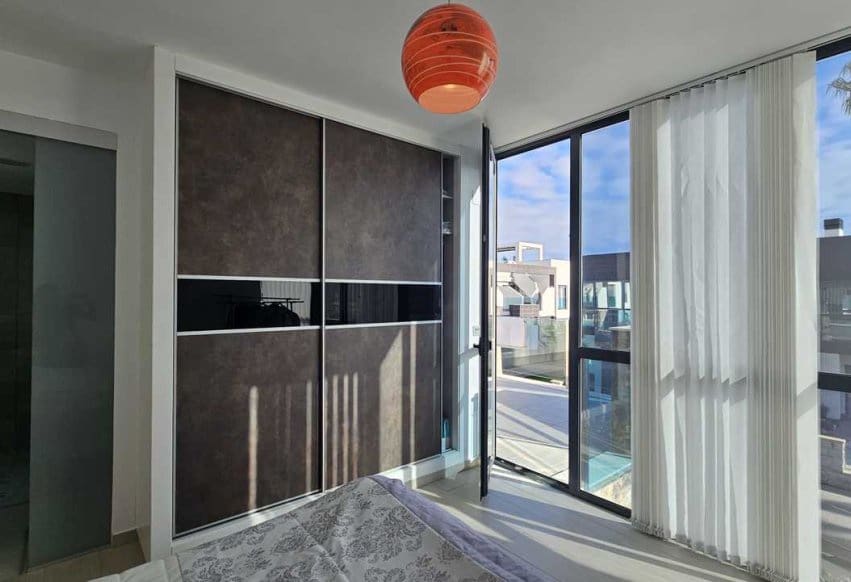 3 bedroom Villa for sale in Orihuela Costa with pool - € 410,000 (Ref: 9523797)