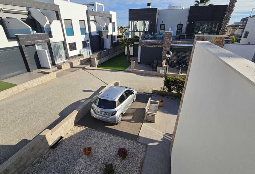 3 bedroom Villa for sale in Orihuela Costa with pool - € 410,000 (Ref: 9523797)