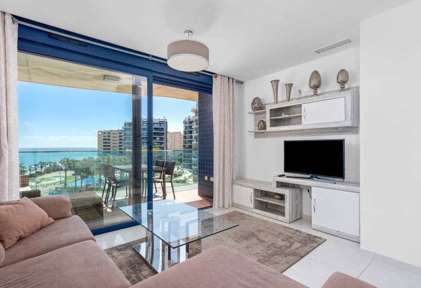 2 Zimmer Strandapartment zu verkaufen in Orihuela Costa mit Pool - 420.000 € (Ref: 9528592)