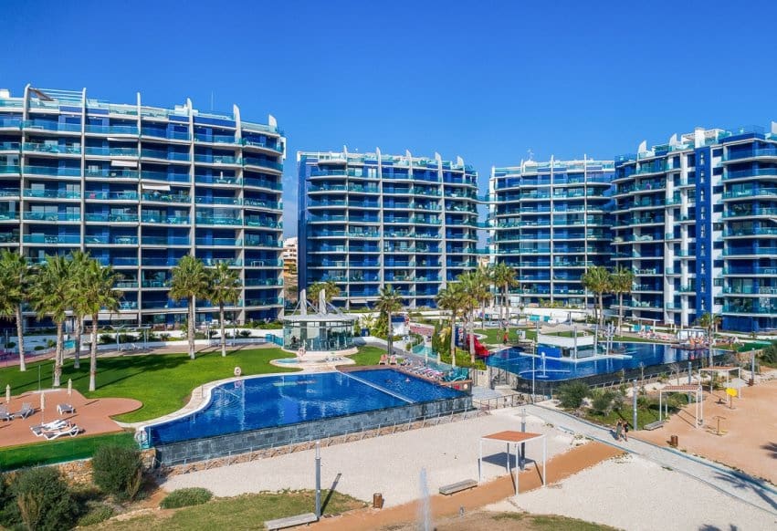 2 Zimmer Strandapartment zu verkaufen in Orihuela Costa mit Pool - 420.000 € (Ref: 9528592)
