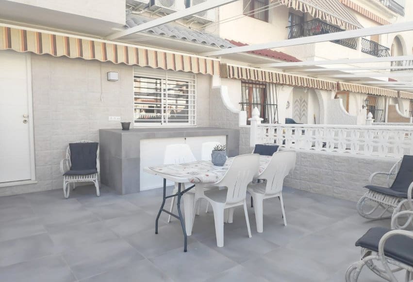 Apartamento de 2 habitaciones en Santa Pola en venta - 295.000 € (Ref: 9562606)