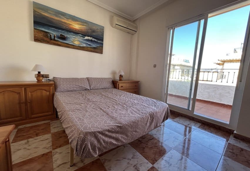 2 bedroom Apartment for sale in Cabo Roig with pool - € 240,000 (Ref: 9588156)