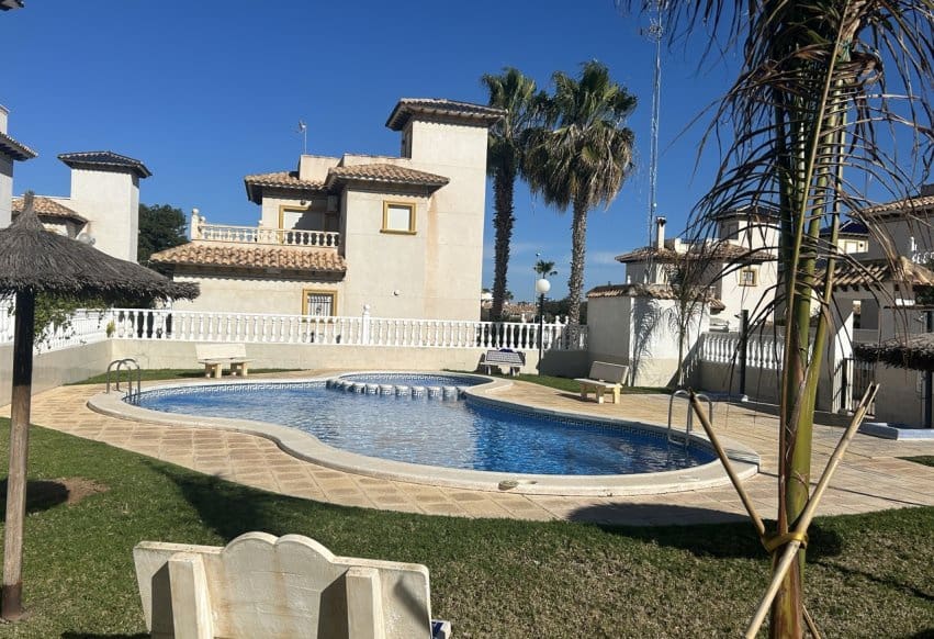 2 bedroom Apartment for sale in Cabo Roig with pool - € 240,000 (Ref: 9588156)