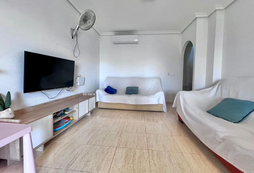 2 makuuhuone Bungalow myytävänä paikassa Pilar de la Horadada mukana uima-altaan - 220 000 € (Ref: 9588157)