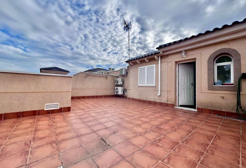 2 makuuhuone Bungalow myytävänä paikassa Pilar de la Horadada mukana uima-altaan - 220 000 € (Ref: 9588157)