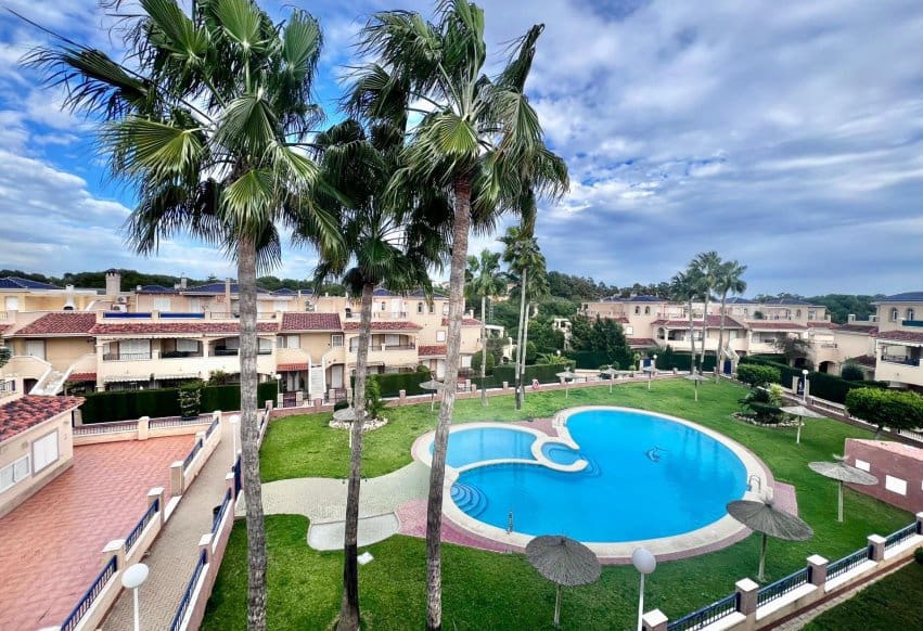 2 makuuhuone Bungalow myytävänä paikassa Pilar de la Horadada mukana uima-altaan - 220 000 € (Ref: 9588157)