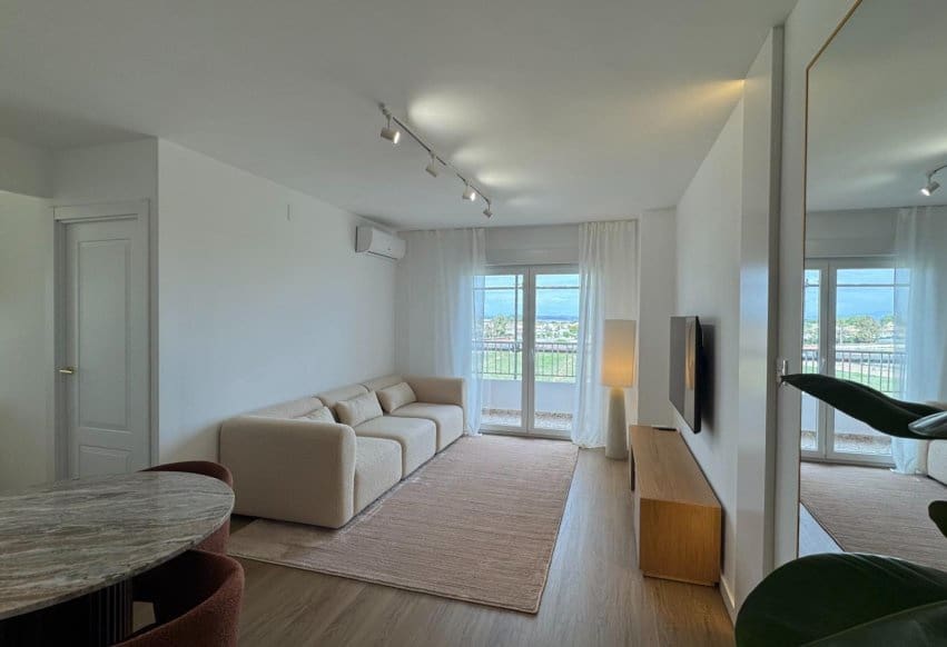 2 slaapkamer Penthouse te koop in Punta Prima met zwembad - € 269.000 (Ref: 9603598)