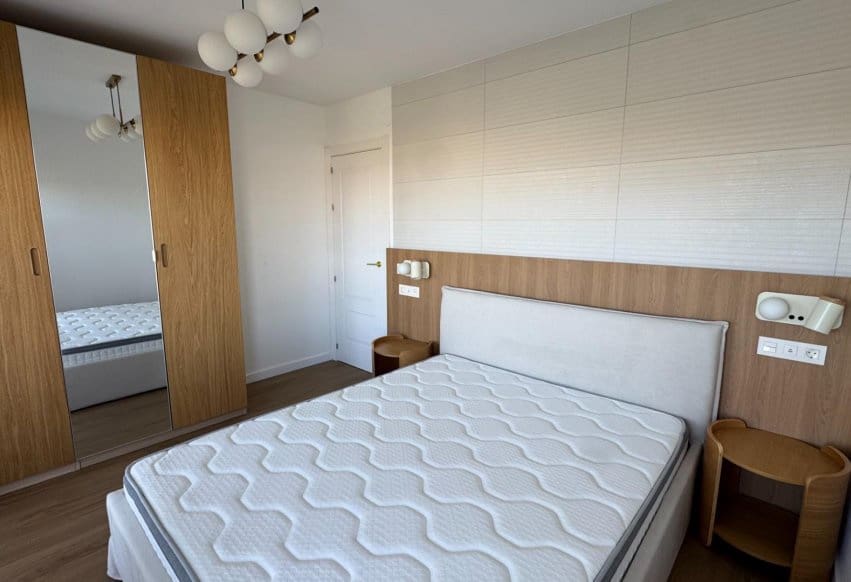 2 slaapkamer Penthouse te koop in Punta Prima met zwembad - € 269.000 (Ref: 9603598)