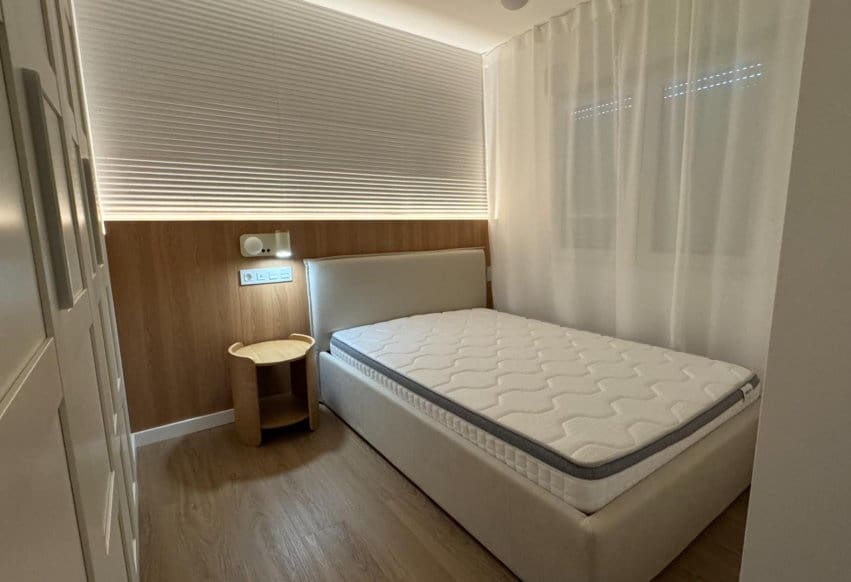 2 slaapkamer Penthouse te koop in Punta Prima met zwembad - € 269.000 (Ref: 9603598)