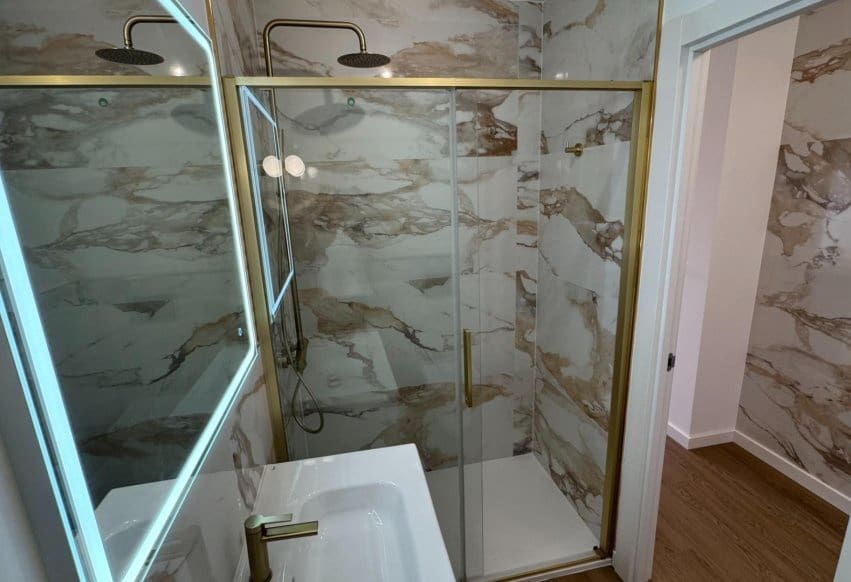 2 slaapkamer Penthouse te koop in Punta Prima met zwembad - € 269.000 (Ref: 9603598)